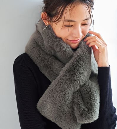 BELLUNA（ベルーナ）の「ふわふわファーマフラー（ストール・スカーフ・マフラー）」