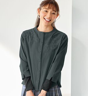 BELLUNA（ベルーナ）の「心躍る♪アシメ刺しゅうブラウス（ブラウス）」｜詳細画像