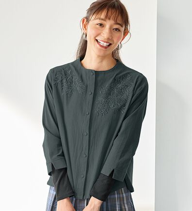 BELLUNA（ベルーナ）の「心躍る♪アシメ刺しゅうブラウス（ブラウス）」