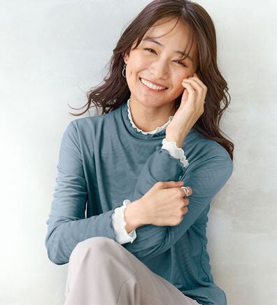 BELLUNA（ベルーナ）の「《重ねて楽しむ！》シアー素材ボトルネックプルオーバー（カットソー）」