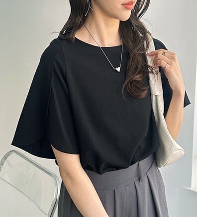 GeeRA（ジーラ）の「【接触冷感】褒められフレアースリーブＴブラウス（ブラウス）」