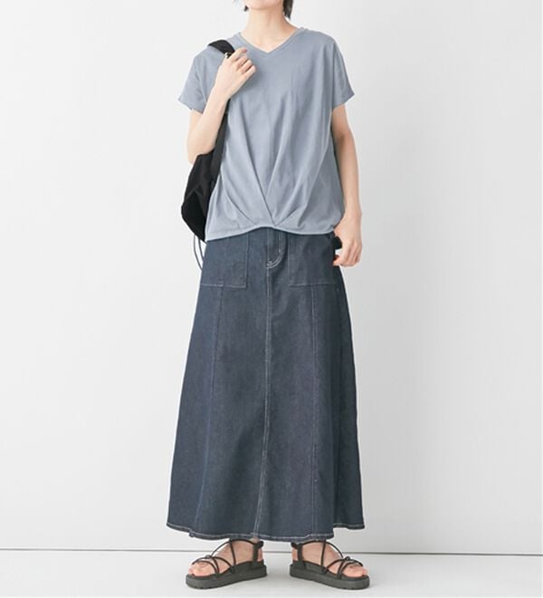 Viola e Viola（ヴィオラ エ ヴィオラ）の「綿１００％ゆったり裾タックＴシャツ（Tシャツ）」｜詳細画像