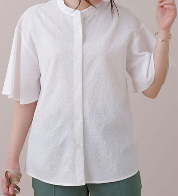 BELLUNA（ベルーナ）の「サッカー素材袖デザインブラウス（ブラウス）」｜詳細画像