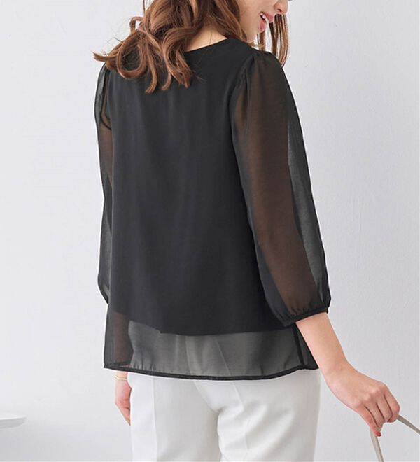 alotta（アロッタ）の「【５つの機能付】ひんやり！アクセ付シフォンタックブラウス（ブラウス）」｜詳細画像