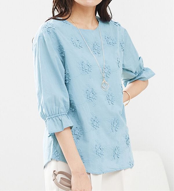 BELLUNA（ベルーナ）の「【店舗・ネット限定】モチーフレース使い袖ギャザーブラウス（ブラウス）」｜詳細画像