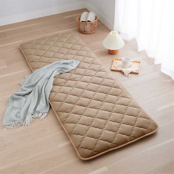 iellio（イエリオ）の「収納簡単とろけるマイクロ素材抗菌防臭極厚ごろ寝マット（敷布団）」｜ベージュ