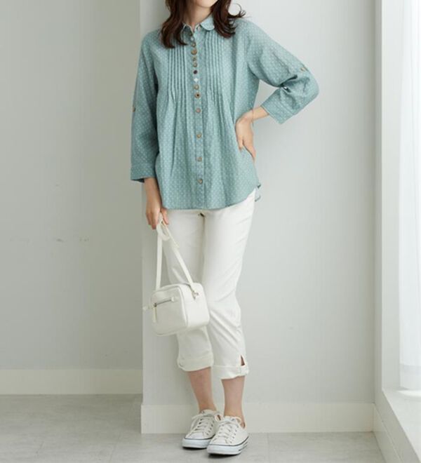 BELLUNA（ベルーナ）の「【綿100％素材】ダブルガーゼ素材丸衿多ボタンブラウス（ブラウス）」｜詳細画像