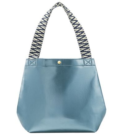 BELLUNA（ベルーナ）の「シャイニー素材のお洒落柄ハンドル手提げ（ハンドバッグ）」