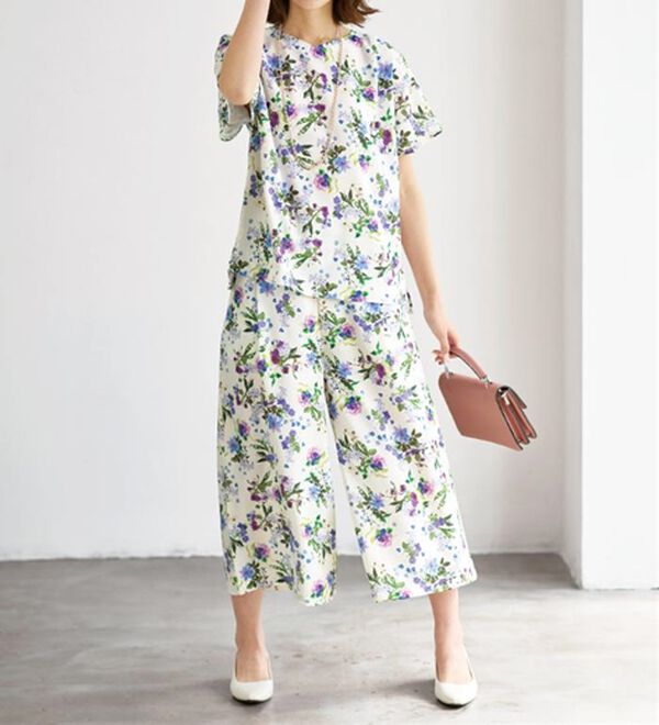 BELLUNA（ベルーナ）の「〈日比谷花壇〉袖フリルデザインブラウス（ブラウス）」｜詳細画像