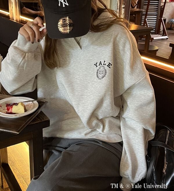 GeeRA（ジーラ）の「FIRSTMOOD別注【ＹＡＬＥ】裏起毛オーバーサイズスキッパースウェット（トレーナー・スウェット）」｜詳細画像