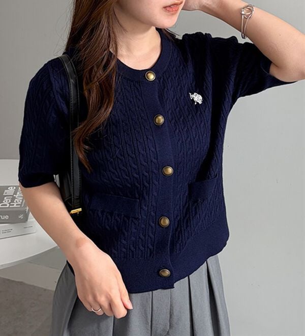 RANAN（ラナン）の「＜Ｕ．Ｓ．ＰＯＬＯ　ＡＳＳＮ．＞ゴールドボタン半袖刺繍ケーブルニットカーディガン（ニットカーディガン）」｜詳細画像