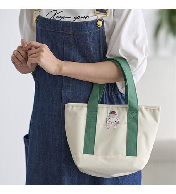 BELLUNA（ベルーナ）の「＜べるーにゃ&times;フルーツオブザルーム＞ポケット付ひょっこりミニトートバッグ（トートバッグ）」｜詳細画像