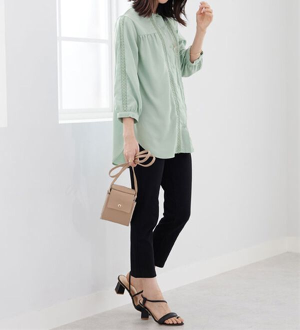 BELLUNA（ベルーナ）の「ビンテージ素材レース使いシャツチュニック（チュニック）」｜詳細画像