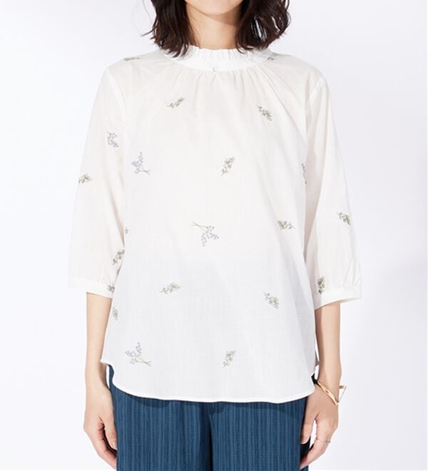 BELLUNA（ベルーナ）の「綿100％とび花刺しゅうブラウス（ブラウス）」｜詳細画像