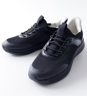 BELLUNA（ベルーナ）の「＜Ｓｏｉｔｔｏ　Ｍｅ＞洗えるニットスニーカー（スニーカー）」｜ブラック