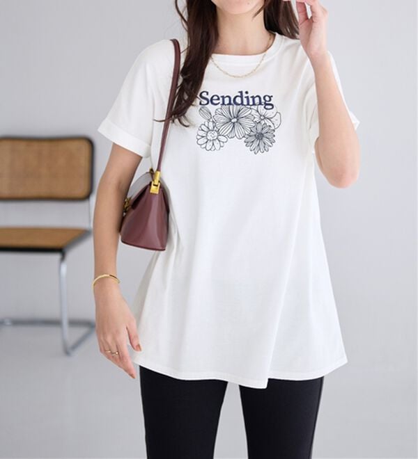 Viola e Viola（ヴィオラ エ ヴィオラ）の「【柄が選べる】大人の華やかプリントチュニックＴシャツ（チュニック）」｜詳細画像