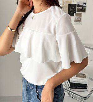 GeeRA（ジーラ）の「ラッフルフリルフレアースリーブＴブラウス（ブラウス）」｜オフホワイト