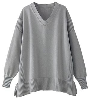 BELLUNA（ベルーナ）の「汚れ対策！すっきり見えＶネックニットプルオーバー（ニット・セーター）」｜ライトグレー