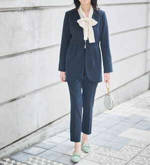 RANAN（ラナン）の「＜２点セット＞ラウンドヘムジャケットセットアップ（パンツスーツ）」｜ネイビーブラック