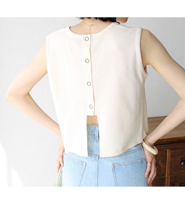 GeeRA（ジーラ）の「スナップボタンワッフルクロップドトップス（カットソー）」｜詳細画像