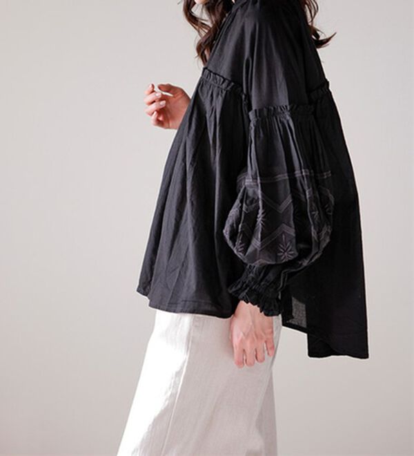 RANAN（ラナン）の「綿100％袖ボリューム刺しゅうブラウス（ブラウス）」｜詳細画像