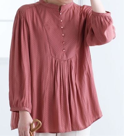 BELLUNA（ベルーナ）の「サテンドビー素材切替デザインブラウス（ブラウス）」