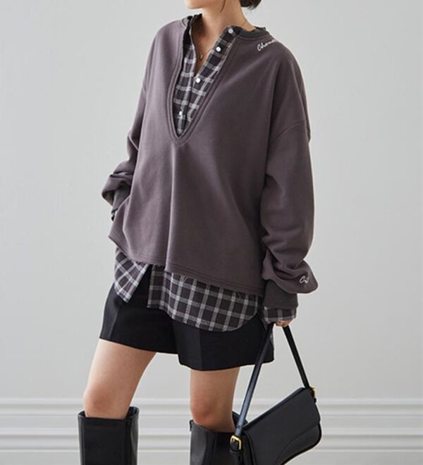 RANAN（ラナン）の「裏起毛Ｖネックロゴ刺しゅうスウェット（トレーナー・スウェット）」｜詳細画像