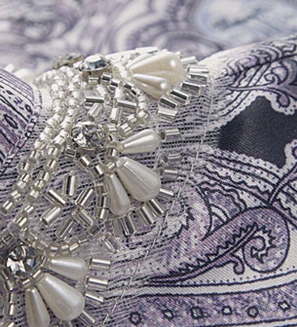 BELLUNA（ベルーナ）の「艶やかペイズリー柄ビジュー使いチュニック（チュニック）」｜詳細画像