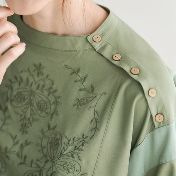 BELLUNA（ベルーナ）の「おすまし刺しゅうブラウス（ブラウス）」｜詳細画像