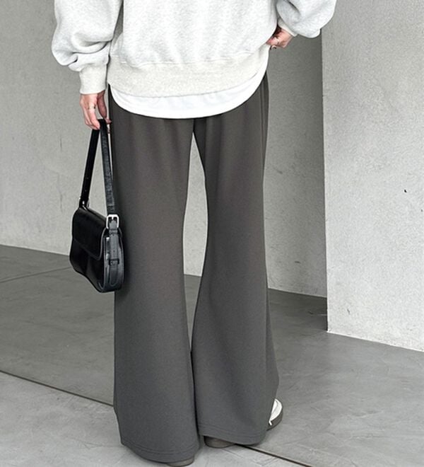 GeeRA（ジーラ）の「美脚見えカーブフレアパンツ（フルレングスパンツ）」｜詳細画像