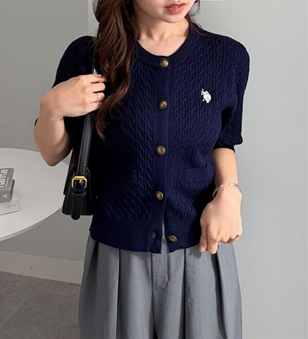 RANAN（ラナン）の「＜Ｕ．Ｓ．ＰＯＬＯ　ＡＳＳＮ．＞ゴールドボタン半袖刺繍ケーブルニットカーディガン（ニットカーディガン）」｜詳細画像