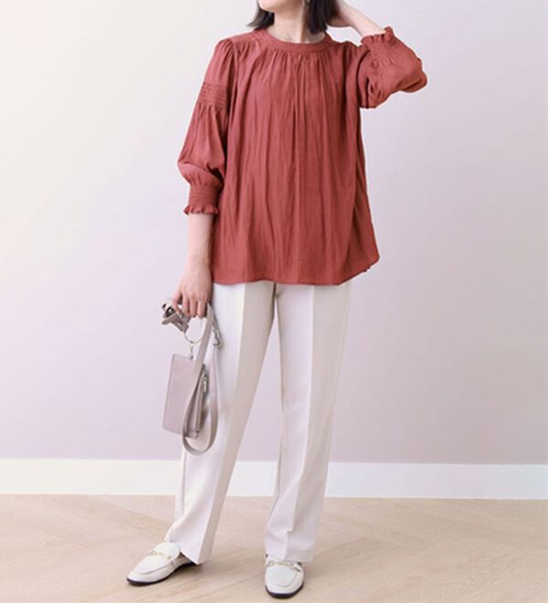 BELLUNA（ベルーナ）の「ビンテージサテンシャーリング使いブラウス（ブラウス）」｜詳細画像