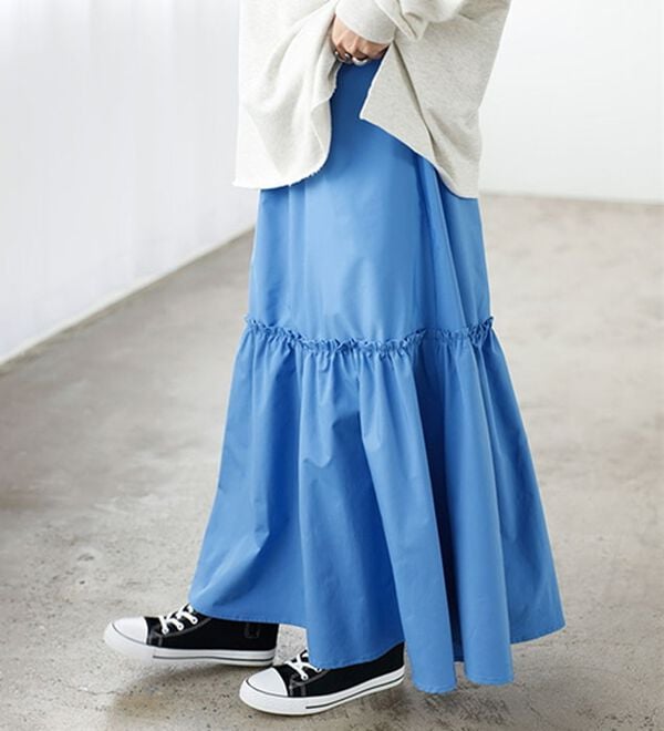 GeeRA（ジーラ）の「ギャザーティアードスカート（ロングスカート）」｜ブルー
