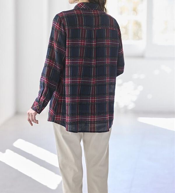 BELLUNA（ベルーナ）の「上品な印象のチェック柄多ボタンブラウス（チュニック）」｜詳細画像