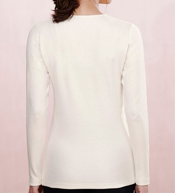 LAVIENNE（ラヴィエンヌ）の「超・暖　吸湿発熱　素肌よろこぶ綿１００％あったかインナー　クルーネックインナー（肌着・インナーウェア）」｜詳細画像