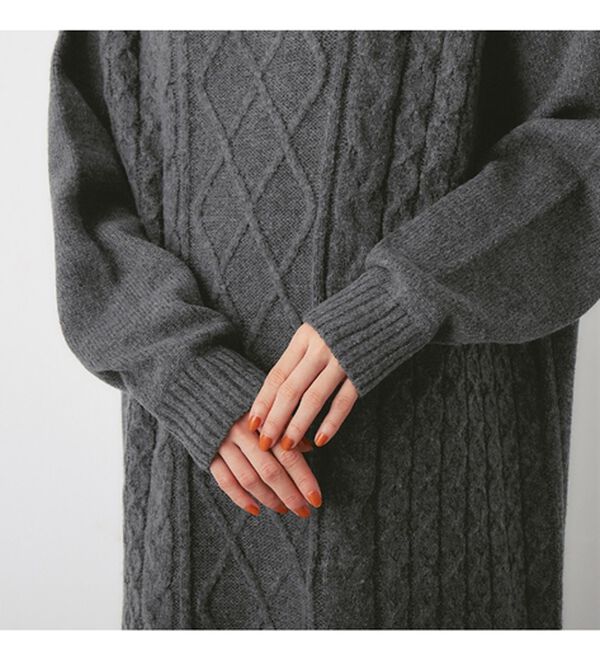 Viola e Viola（ヴィオラ エ ヴィオラ）の「ふんわりケーブルニットワンピ（ニットワンピース）」｜詳細画像