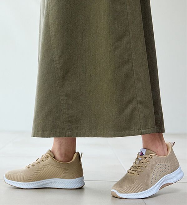 BELLUNA（ベルーナ）の「手を使わずに履けるニットスニーカー（スニーカー）」｜詳細画像