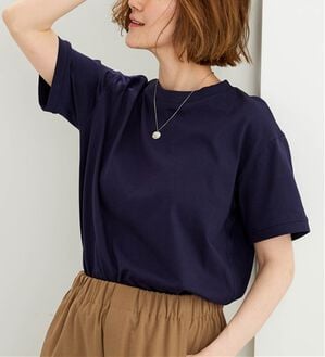 BELLUNA（ベルーナ）の「綿１００％大人顔サマ見えＴシャツ（Tシャツ）」｜ネイビー