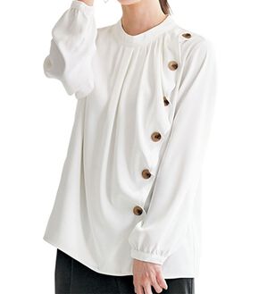 BELLUNA（ベルーナ）の「私が輝くボタンフリル使いブラウス（ブラウス）」｜オフ白