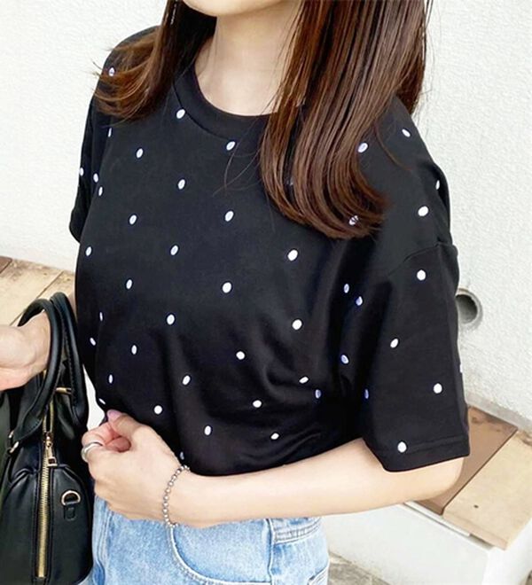 GeeRA（ジーラ）の「綿１００％ドット刺しゅうシルケットＴシャツ（Tシャツ）」｜詳細画像