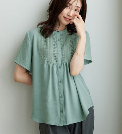 BELLUNA（ベルーナ）の「【2つの機能付き】お手入れ楽々！レース使いシャツチュニック（ブラウス）」