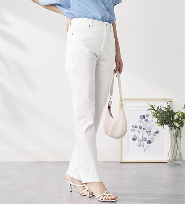 BELLUNA（ベルーナ）の「サラリ速乾！綿サテンストレッチカラーパンツ（フルレングスパンツ）」｜詳細画像