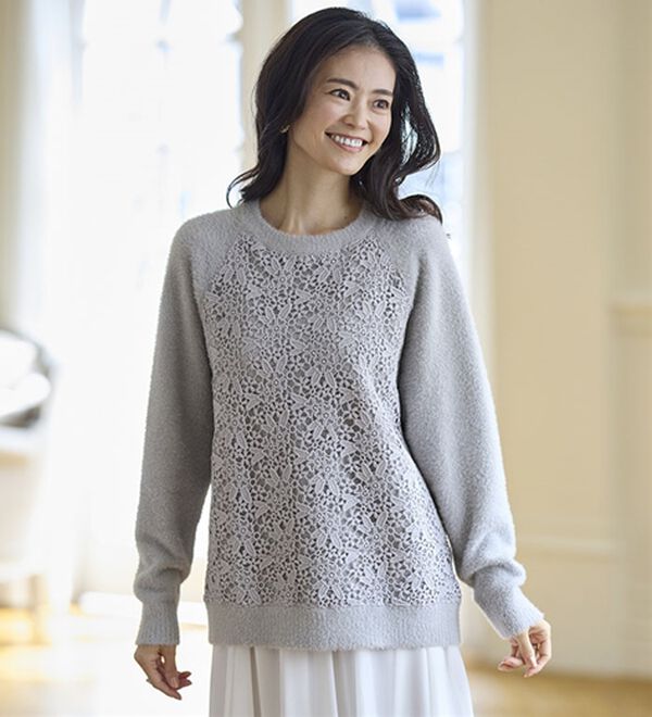 BELLUNA（ベルーナ）の「ふんわり可愛い花柄レースのシャギーセーター（ニット・セーター）」｜詳細画像