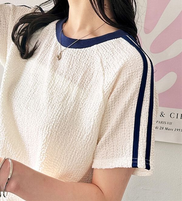 GeeRA（ジーラ）の「ふくれジャガード袖ラインＴシャツ（カットソー）」｜アイボリー