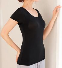 LAVIENNE（ラヴィエンヌ）の「カップ付ひんやり汗取りインナー　半袖＜ラヴィクール＞（ブラトップ・カップ付きインナー）」