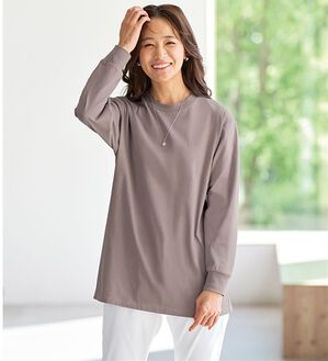 BELLUNA（ベルーナ）の「夏でも着られる強撚綿１００％長袖プルオーバー（カットソー）」｜モカ