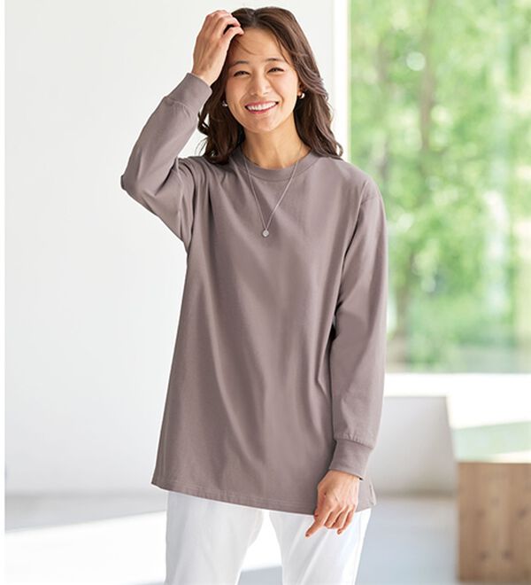 BELLUNA（ベルーナ）の「夏でも着られる強撚綿１００％長袖プルオーバー（カットソー）」｜モカ