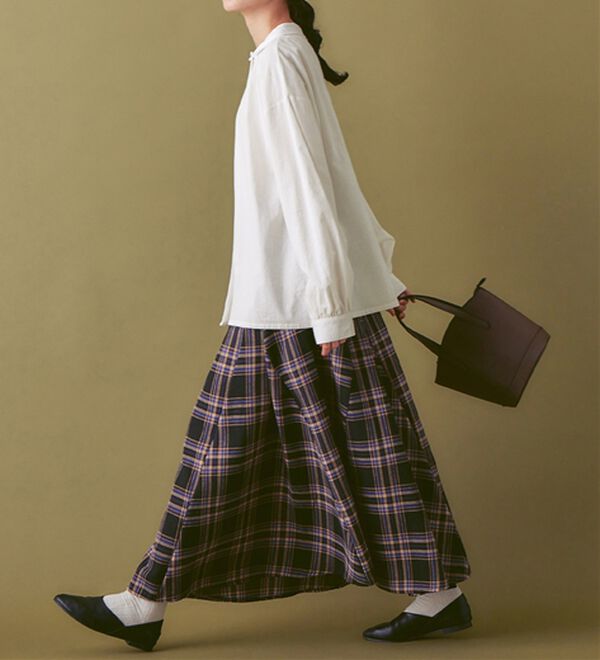 Viola e Viola（ヴィオラ エ ヴィオラ）の「さりげなく表面感を、綿１００%ダブルボタンブラウス（ブラウス）」｜詳細画像