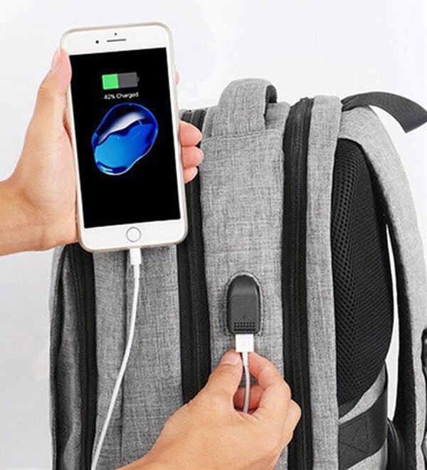 「ＵＳＢポート搭載リュック（その他メンズバッグ）」｜詳細画像