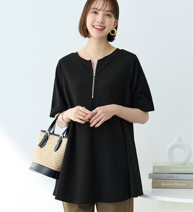 Viola e Viola（ヴィオラ エ ヴィオラ）の「ひんやり＆シワになりにくい　エンボス素材Ａラインチュニック（チュニック）」